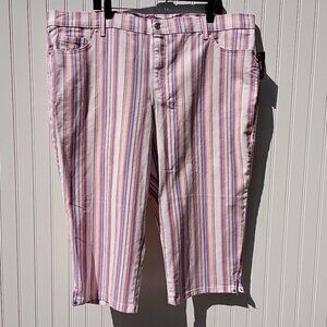 GLORIA VANDERBILT Capris Womens 22W Amanda Ribbon Pink Stripe Capri Jeans NWT